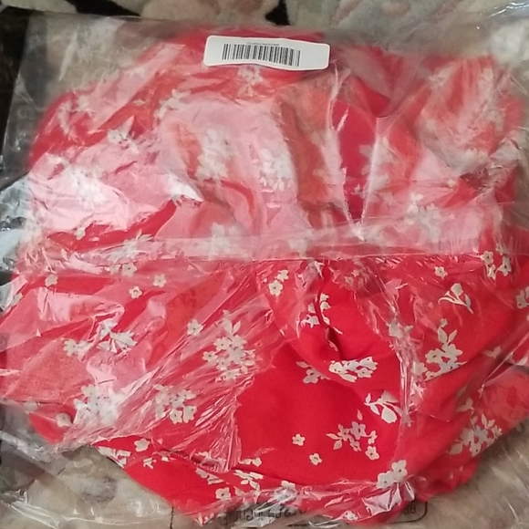 Beautiful floral dainty red dress - Picture 4 of 5